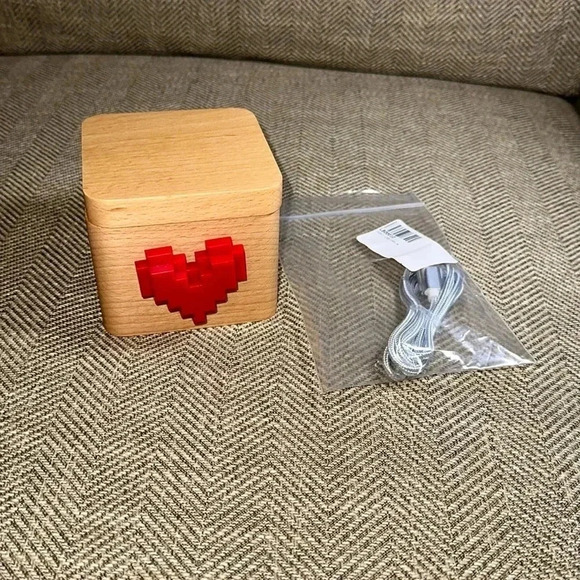 LOVEBOX Black & White Edition Wifi Messaging System - Picture 3 of 9